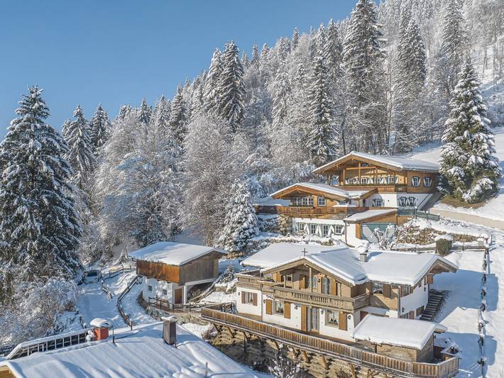 Ferienhaus für 8 Personen, mit Balkon und Whirlpool sowie Terrasse und Sauna in Reith bei Kitzbühel