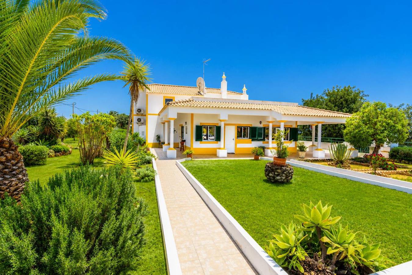 Villa Sol Nascente in Armação de Pera, Faro District