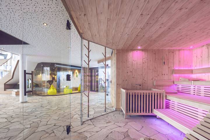 Hotel für 2 Personen, mit Balkon und Balkon/Terrasse sowie Whirlpool und Terrasse in Langdorf