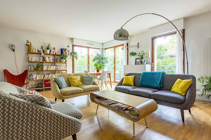 Gîte pour 5 personnes, avec balcon dans Paris Rue Sextius Michel