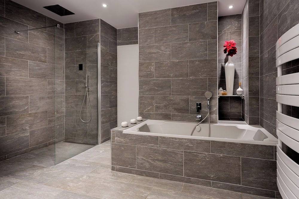 Large architect-designed house near Paris. Ideal for family relaxation in Orgeval, Yvelines