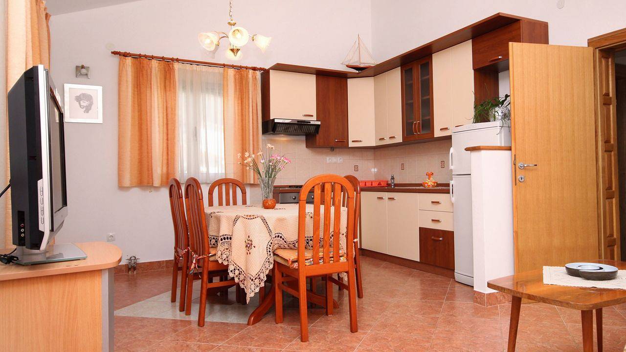 Apartamento vacacional entero, Ferienwohnung für 4 Personen (42 m²) in Jelsa in Jelsa, Hvar (isla)