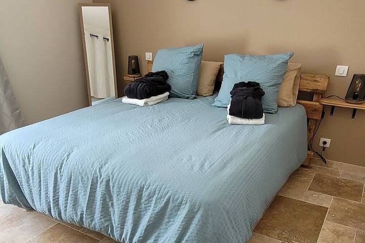 Gîte pour 2 personnes, avec jacuzzi et jardin à Soulages - 2