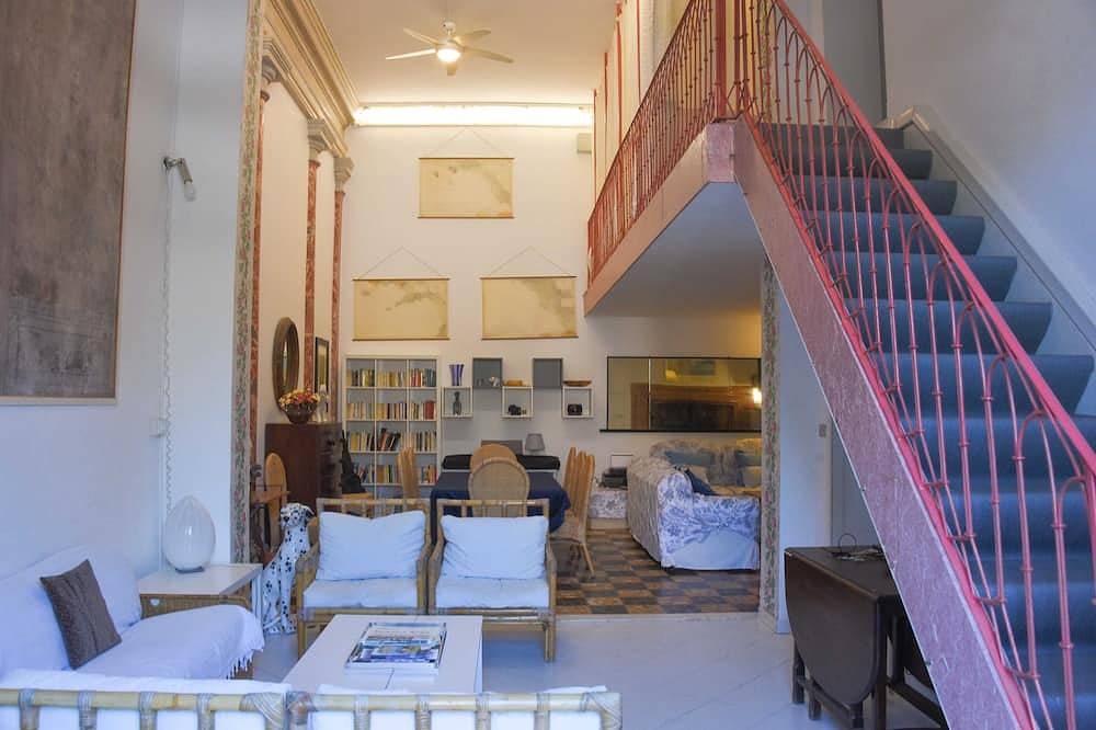 Appartement entier, Prestigieux appartement dans une ancienne villa sur la plage, 4 chambres trois salles de bains in Castagneto Carducci, Côte des Étrusques