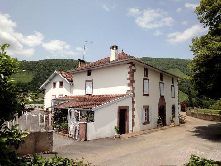 Chambre d’hôte pour 3 personnes, avec terrasse à Ispoure