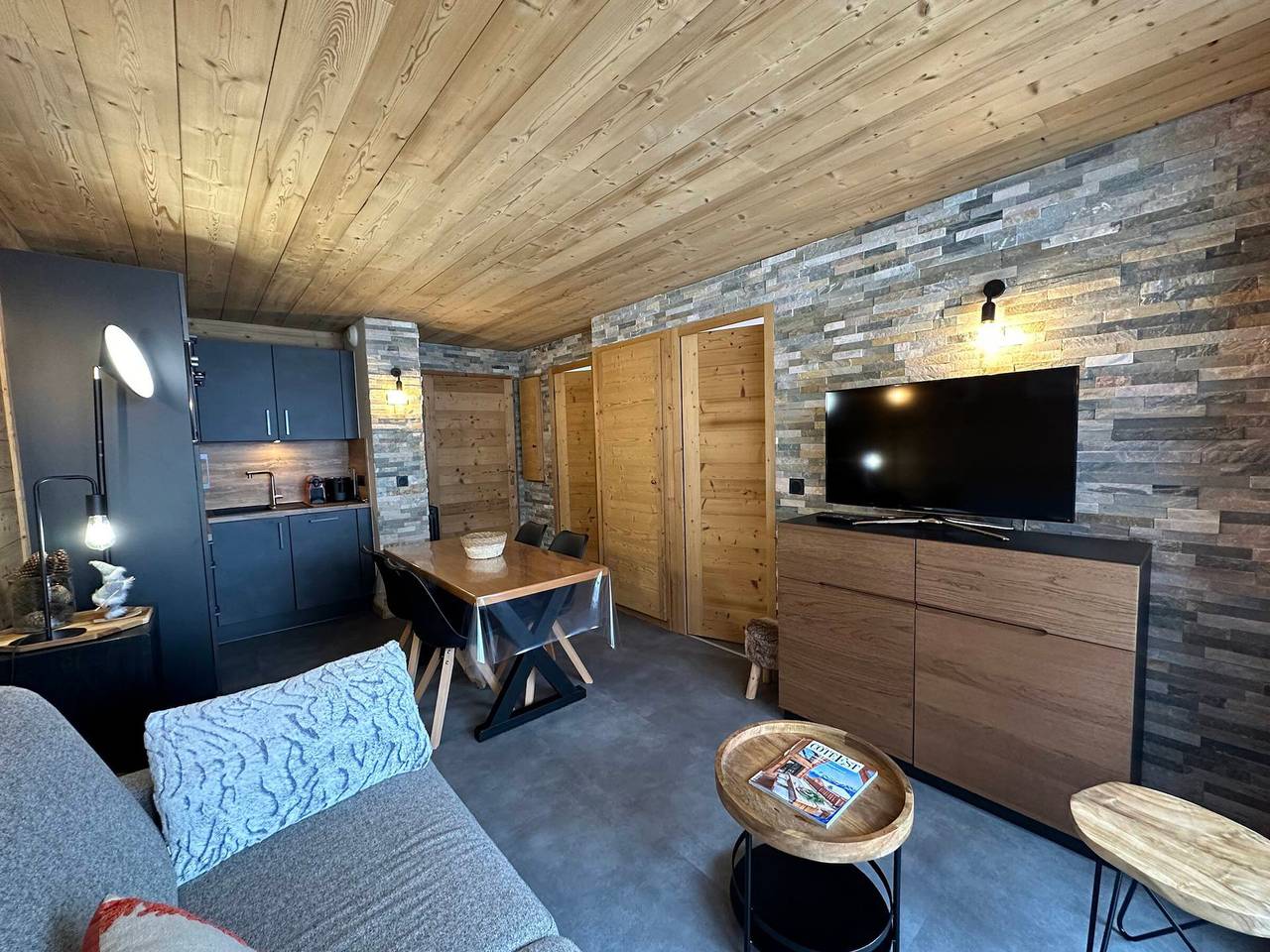 Estudio entero, Acogedor estudio a pie de pistas con piscina y parking, ideal para 4 pers. in Vars, Briançon region