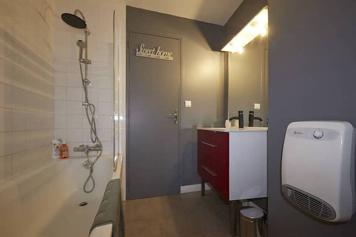 Entire apartment, La Vigne des Caulliez - Charming duplex in the heart of Beaune in Beaune, Beaune region