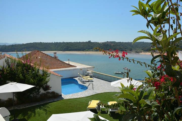 Apartamento para 5 personas, con Terraza y Jardín además de Piscina y Vistas en Vila Nova de Milfontes
