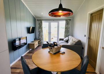 Chalet for 2 People in Mid-Wales, Ceredigion, Photo 4