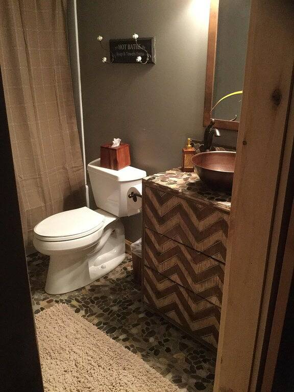 Vacation rental for 4 people, with pool and yard as well as terrace in Blowing Rock