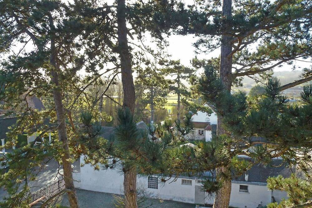 Entire apartment, Nice apartment for 4 people with Wifi, Tv, balcony and panoramic view in Benerville-sur-Mer, Lisieux region