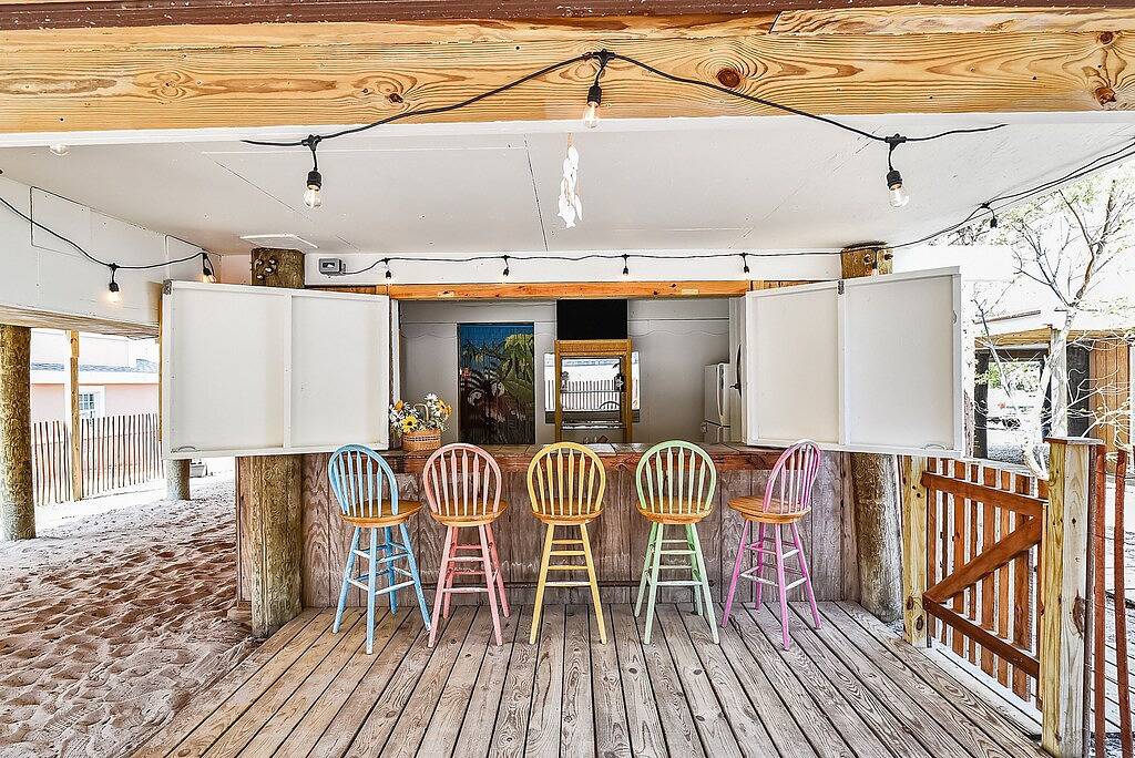 Ocean block- Walk to beach- Game room/Tiki Bar in Fenwick Island, Sussex County (Delaware)