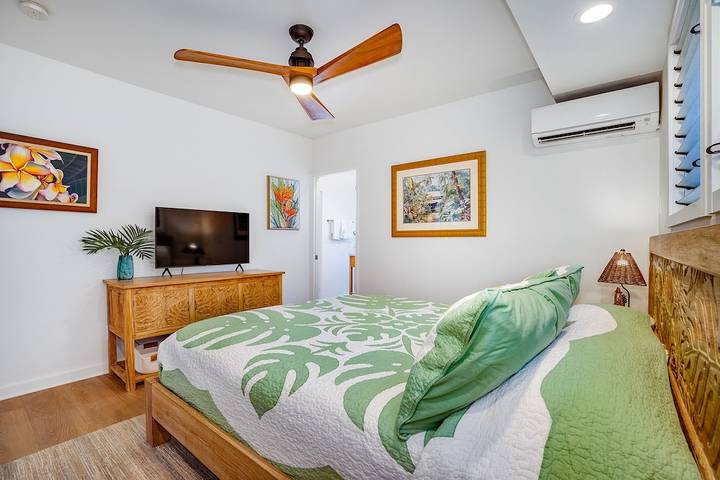 Vacation house for 10 people, with yard and hot tub as well as terrace on Oahu