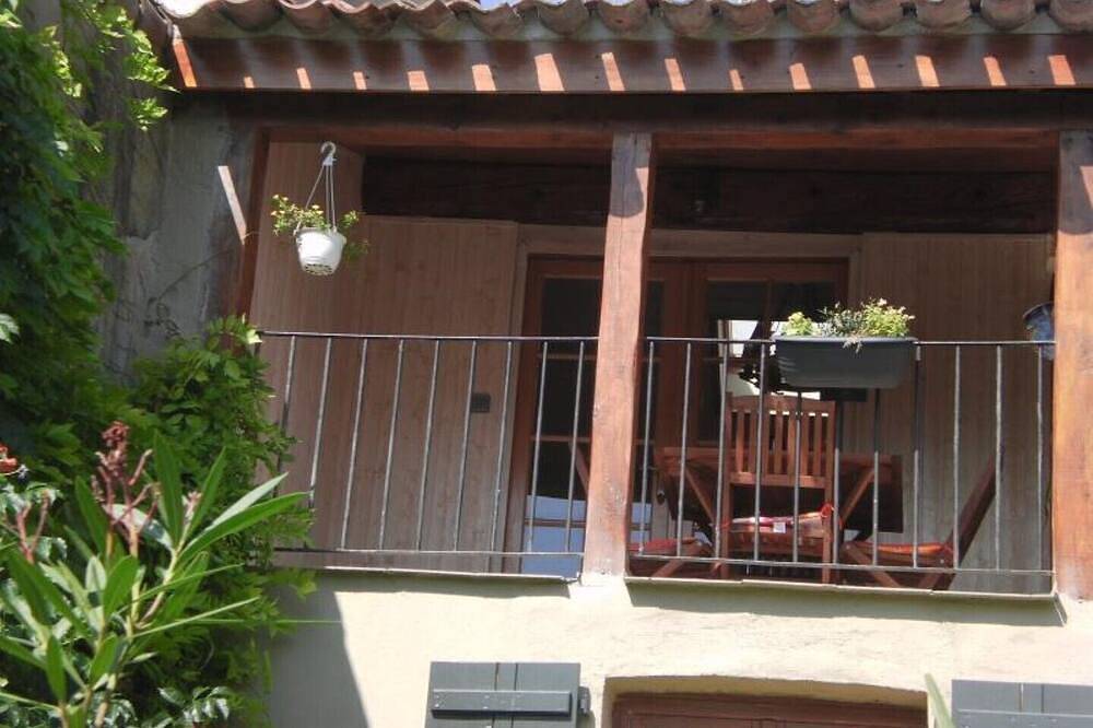Entire apartment, Apartment 1(merlot)sleeps2  (4) in Carcassonne, Carcassonne region