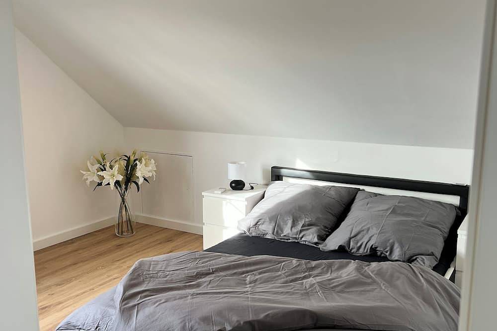 Ganze Wohnung, Attraktive 2 Zi. Neu und liebevoll eingerichtet in Kaarst, Niederrhein