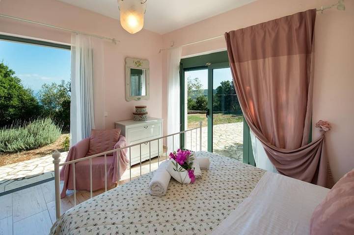 Private Villa mit spektakulärer Aussicht, Infinity-Pool, nur 3 Minuten Fahrt nach Gaios in Gaios, Paxos