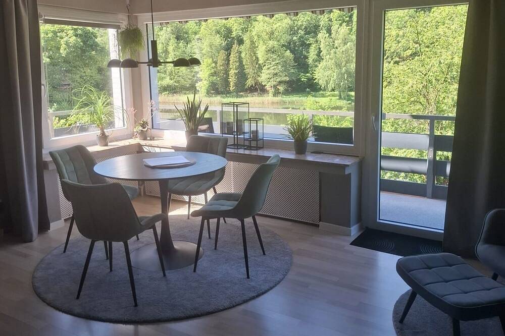 Ganze Wohnung, Flussblick! moderne Ferienwohnung m.Balkon, am Radweg Fulda+Weser in Staufenberg (Niedersachsen), Hessisches Bergland