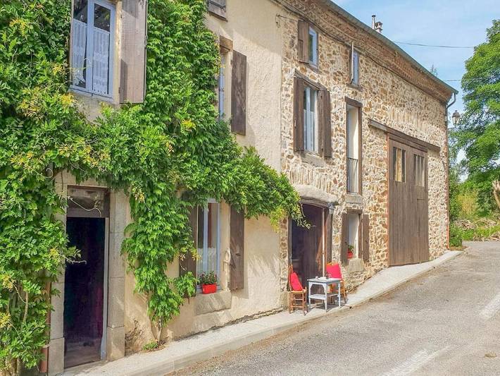 Location de vacances pour 15 personnes, avec Terrasse ainsi que Jardin et Piscine à Arfons