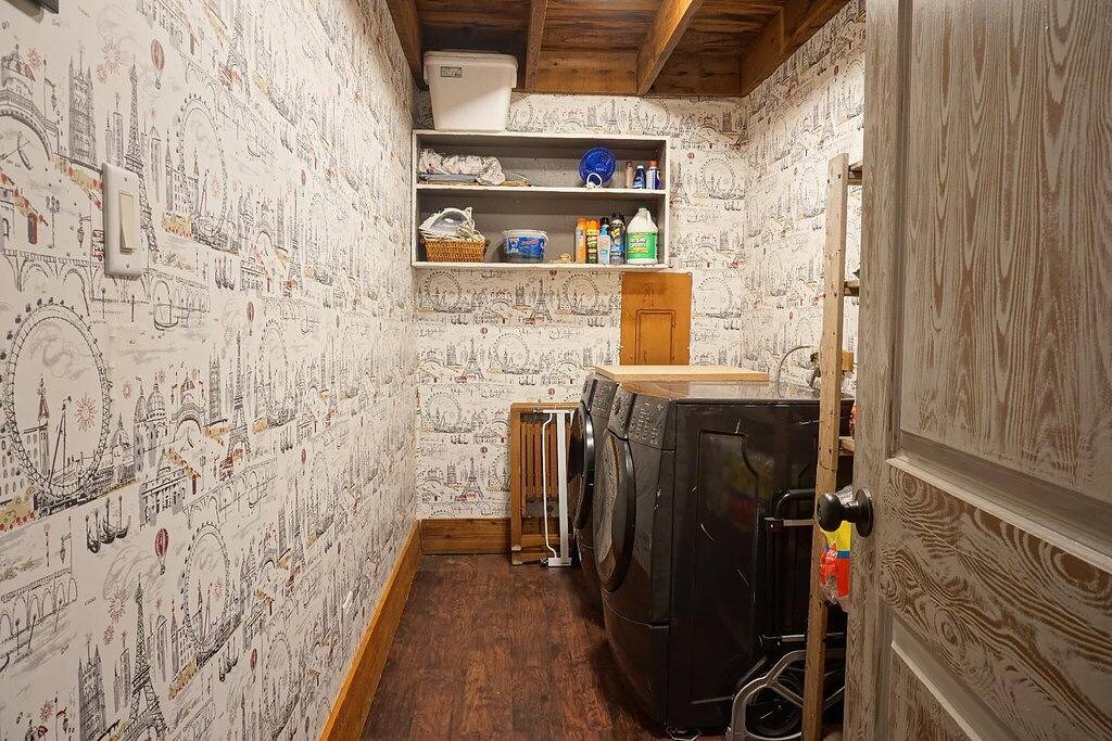 Diese Kabine ist ein 3 Schlafzimmer, 1 Badezimmer und befindet sich in Hernando, Fl. in Citrus County