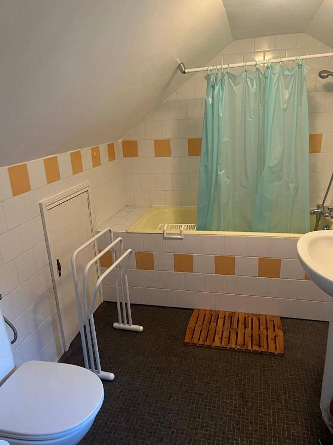 Petit manoir av court de tennis in Amayé-sur-Orne, Région de Caen