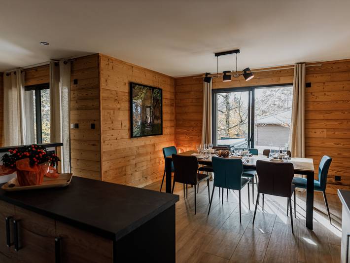Enchanting Lodge: Private Hot Tub, Golf Access, Pool, Spa & More in Le Chambon-sur-Lignon, Mézenc