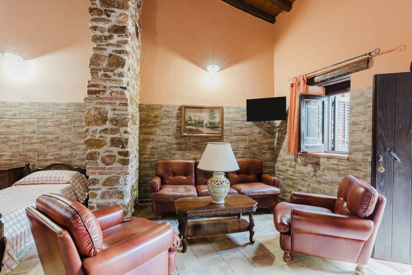 Agriturismo Ponte Calatrasi Room 'Quadruple 1' with shared pool, Wi-Fi and air conditioning in Monreale, Palermo Province