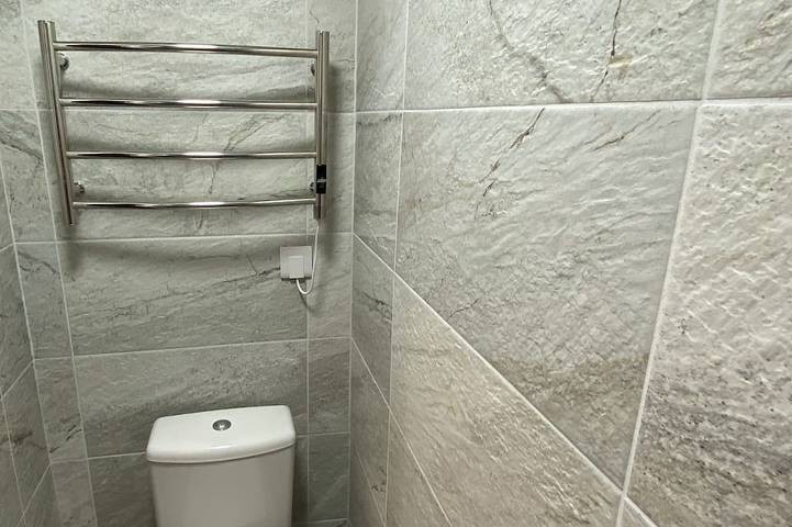 Entire apartment, 5 mins to beach & town, quiet stay with cafés & shops just around the corner in Eastbourne, East Sussex