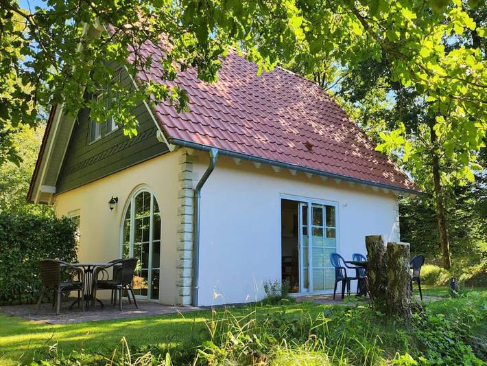 Ferienhaus für 4 Personen, mit Terrasse und Garten sowie Sauna