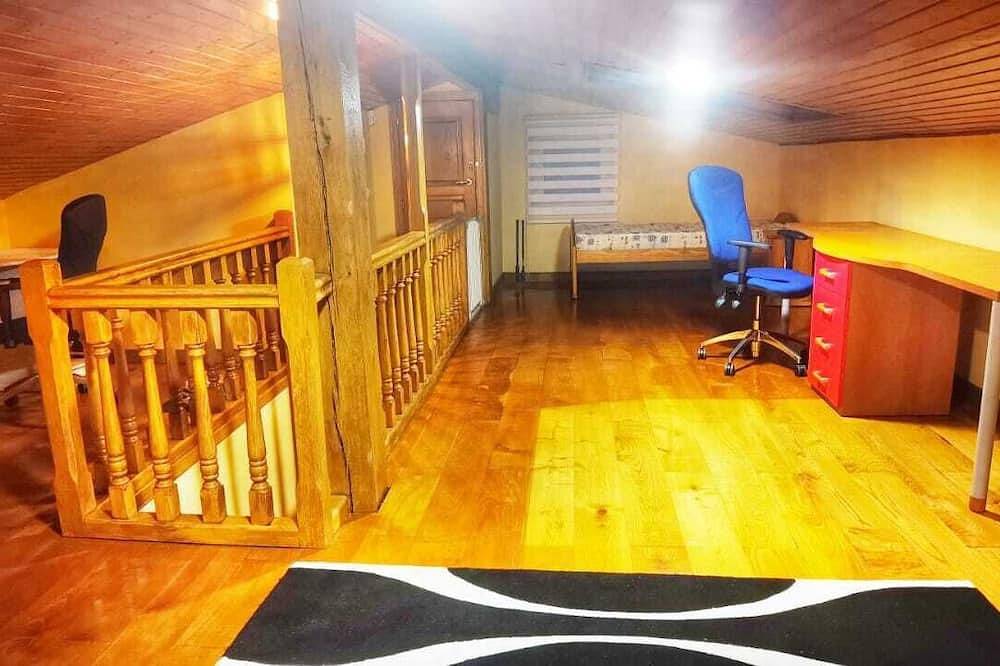 Casa Calma en Ajo: Un Paraíso Privado entre Prados Verdes in Bareyo, Costa de Cantabria