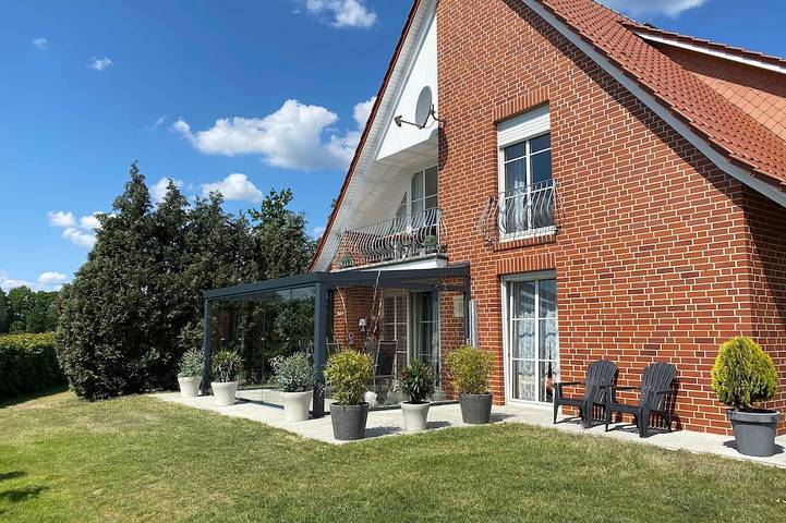 Ferienhaus für 12 Personen, mit Balkon und Sauna sowie Whirlpool und Garten in Emsbüren