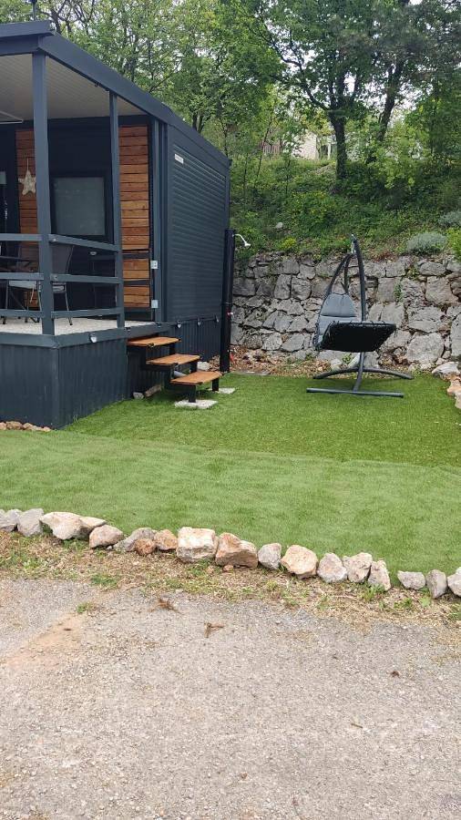 Camping pour 4 personnes, avec piscine ainsi que terrasse et vue, animaux acceptés à Klenovica - 4