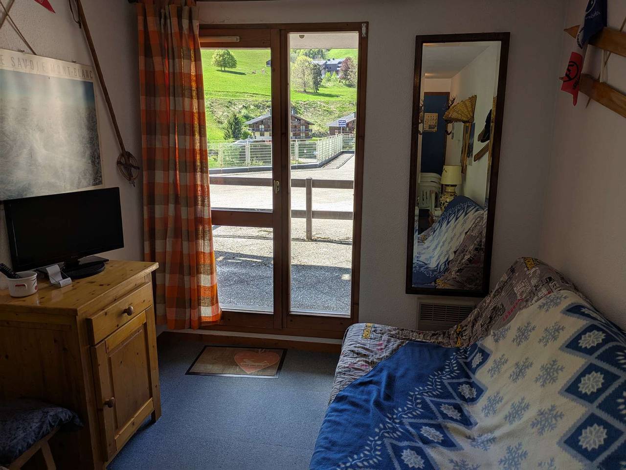 Apartamento entero, Apartamento acogedor con piscina en el corazón de Arêches, Savoie Mont Blanc, para 4 personas in Arêches, Beaufort (Rhône-Alpes)