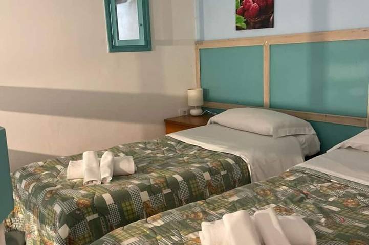 Two-room apartment, terrace, sea view, mezzanine, first floor in Anzio, Rome Province