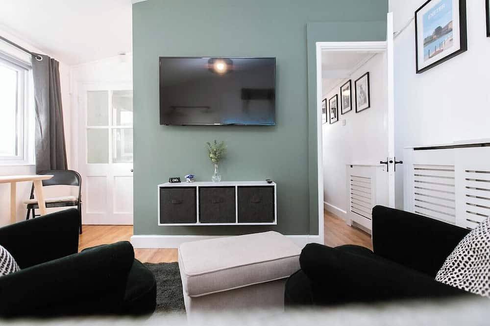Entire apartment, Smart Studio With Parking | Near Uni, Hosp, Town in Exeter, Devon