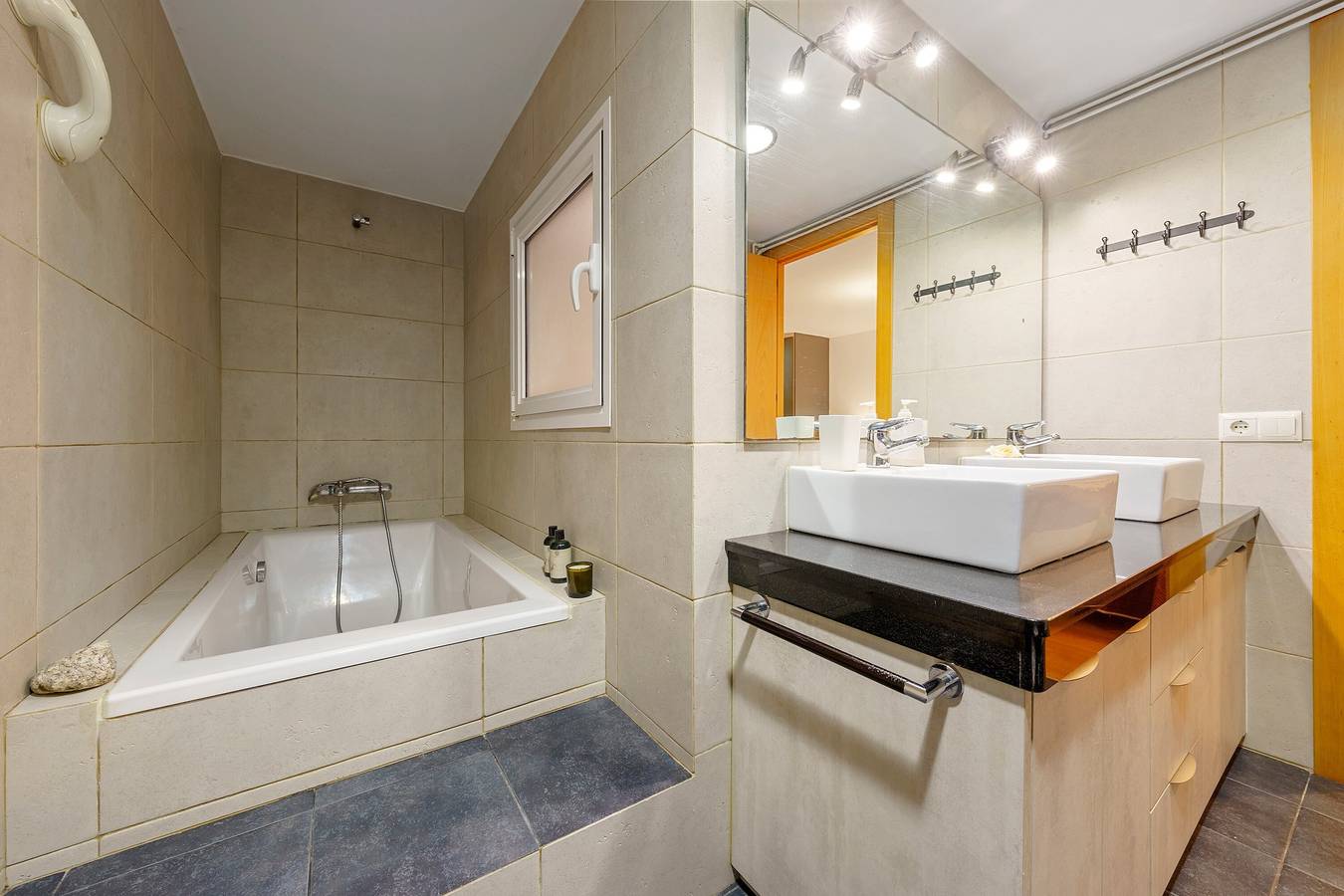 Appartement 'Plaça La Font' met Balkon, Wifi en Airconditioning, foto 10