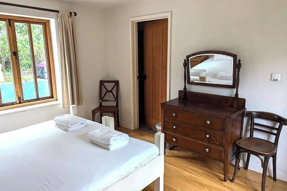 * Listado nuevo * Hermosa cabaña, se admiten perros, piscina compartida y cancha de tenis in Sussex Occidental