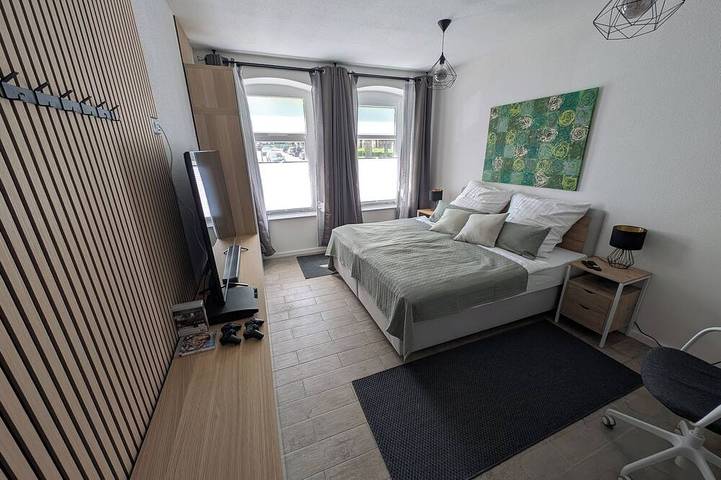 Ganze Wohnung, Studio mit Arbeitsplatz und Balkon in ruhiger stadtnaher Lage. in Chemnitz, Chemnitz und Umgebung