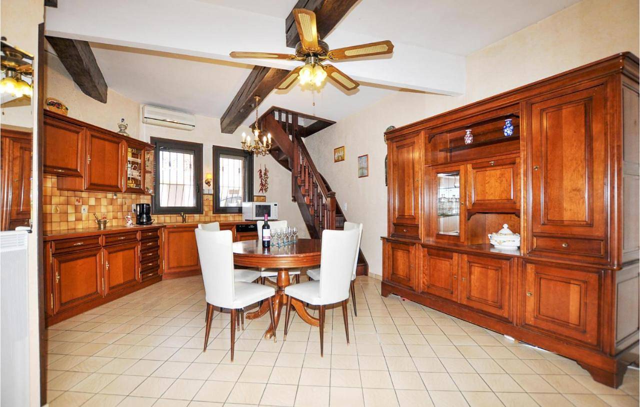 Three-Bedroom Holiday Home in Cabestany, Côte d'Améthyste