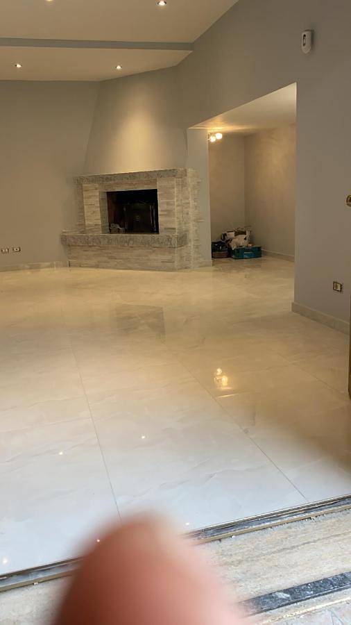 Casa vacanza per 6 persone, con balcone e piscina nonché idromassaggio e giardino in Guidonia Montecelio