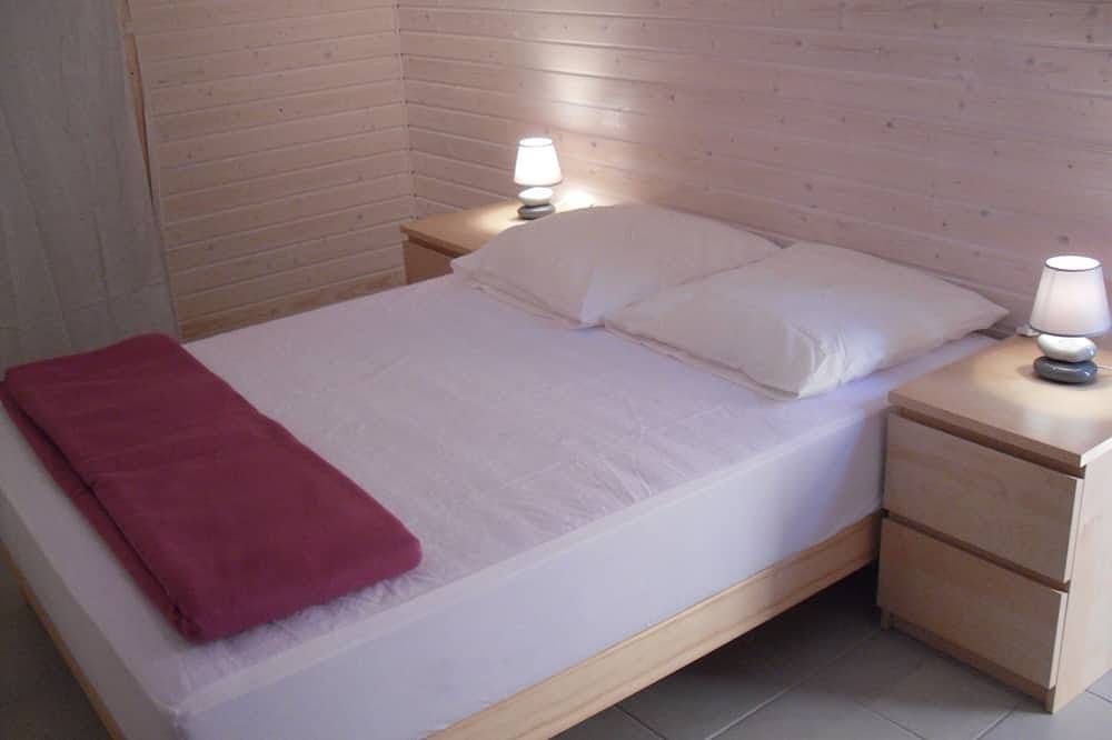 Gite Chalet Bois Tout Confort Avec Spa Privatif A Mauriac A Proximite De Salers in Le Vigean, Région de Mauriac
