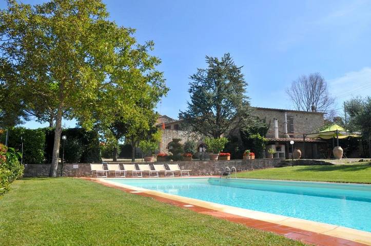 B&b voor 2 personen, with Terras and Tuin as well as Zwembad in Monteriggioni