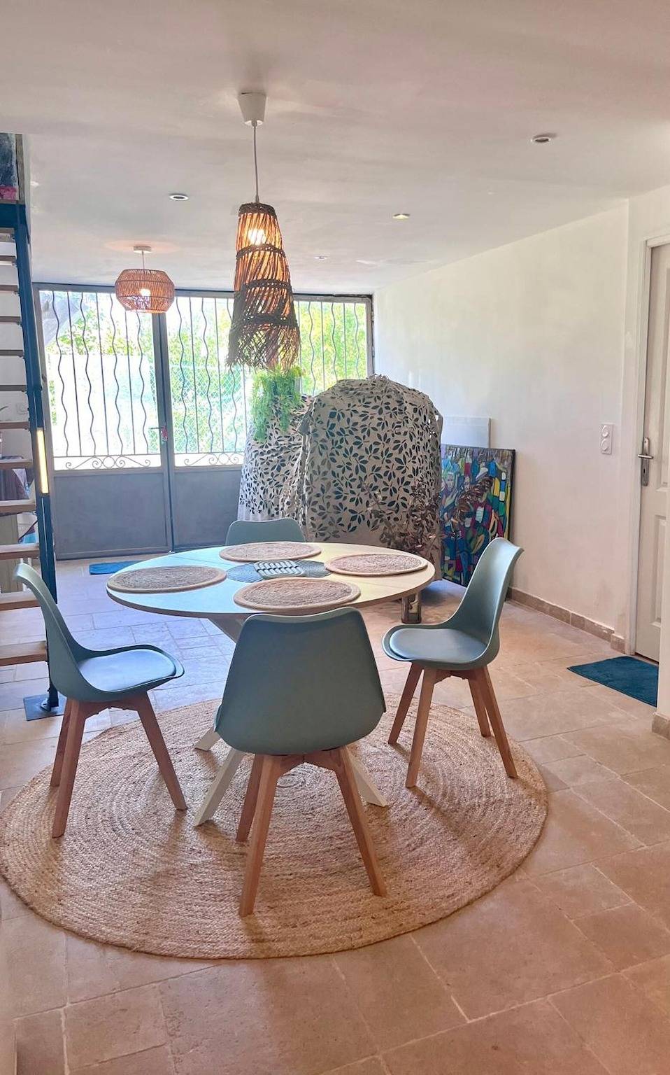 Apartamento entero, Apartamento 'Suzette' con vistas a la montaña, Wi-Fi y aire acondicionado in La Colle-sur-Loup, Costa mediterránea (Francia)