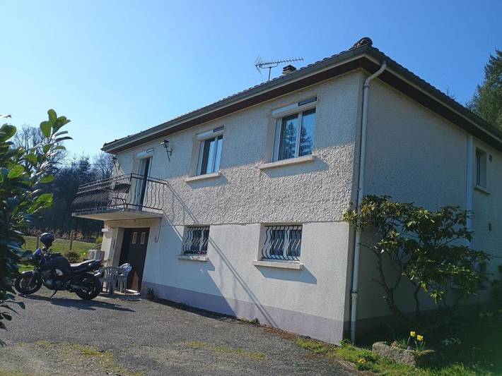 Location de vacances pour 6 personnes, avec vue et jardin à Compreignac - 2