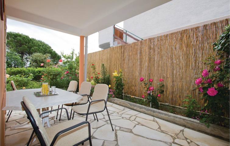 Ferienhaus für 6 Personen, mit Terrasse in Privlaka - 4