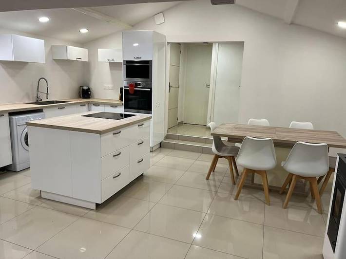 Location de vacances pour 8 personnes, avec terrasse, animaux acceptés à Sainte-Consorce