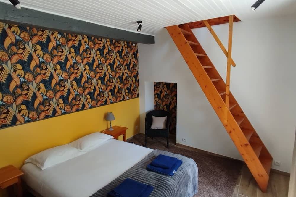 Entire apartment, Charming and quiet duplex apartment in Morlaix between the station and the center in Morlaix, Ceinture Dorée