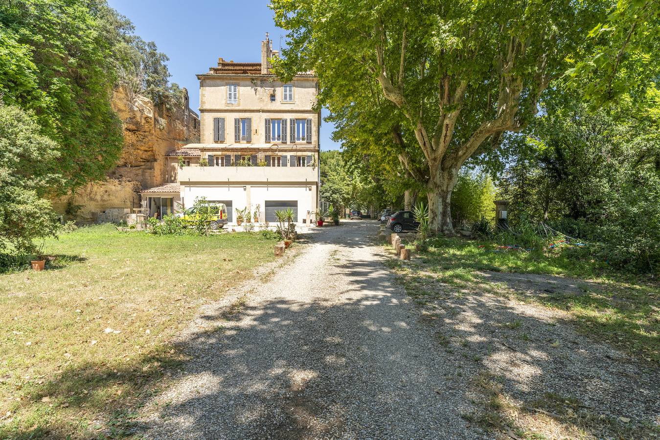 Entire apartment, Chateau de Couvent - Apartment for 4 people next to the golf course in Miramas, Istres region