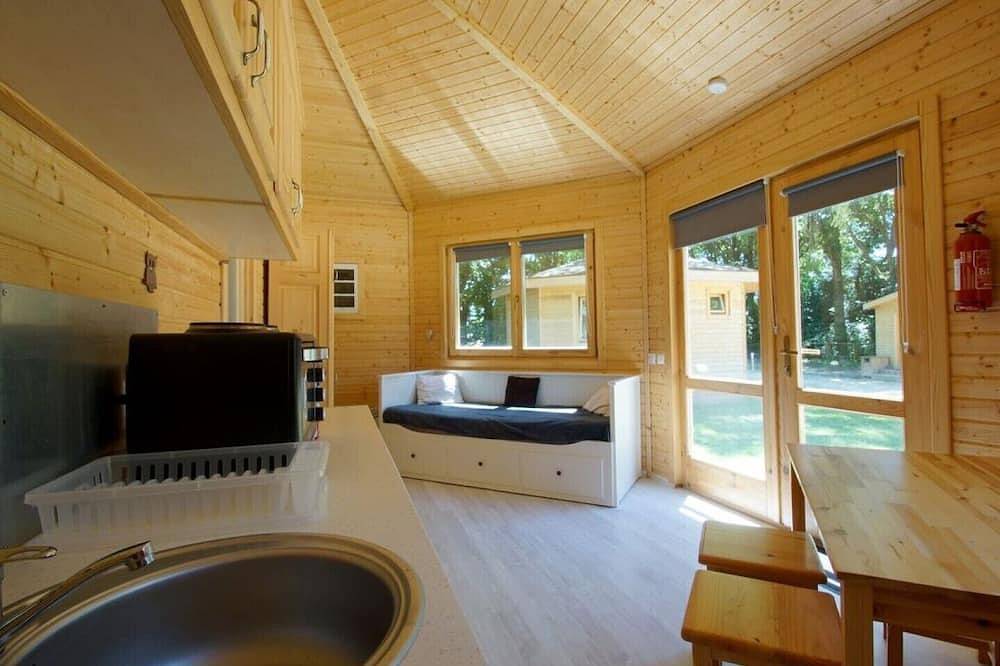 Gîtes insolites au coeur de la nature le Cabanon in Champvert, Nièvre