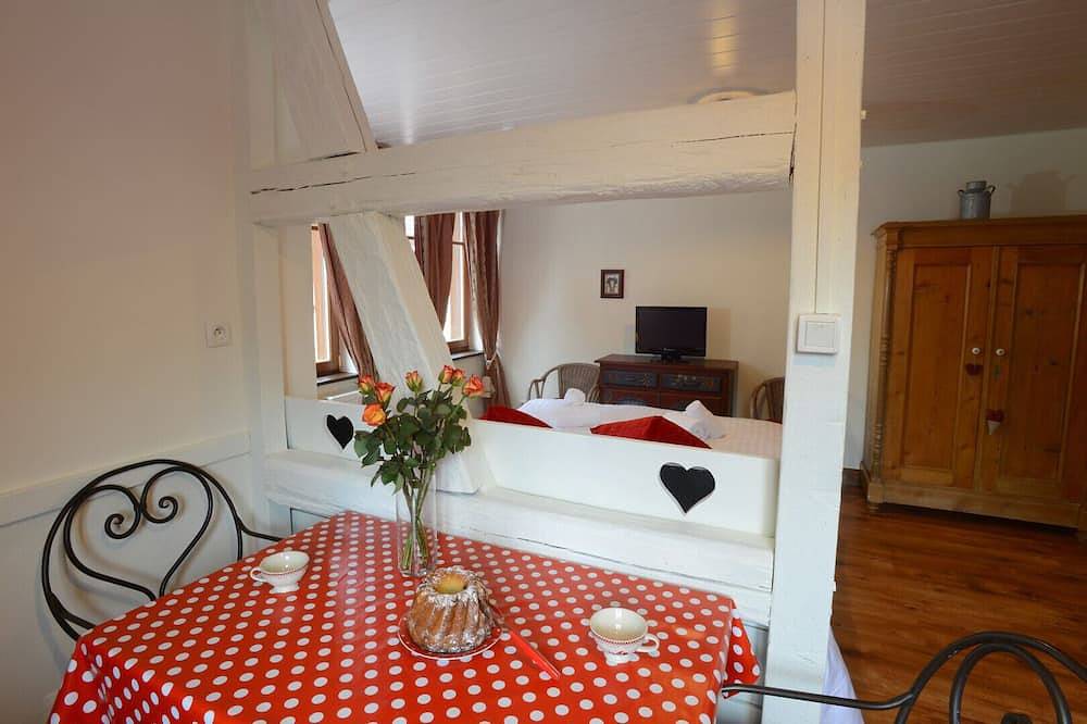 Appartement entier, Ribeauville centre-ville - Gîte des Ménétriers, Le Riesling - Tripalsace in Ribeauvillé, Parc naturel régional des Ballons des Vosges