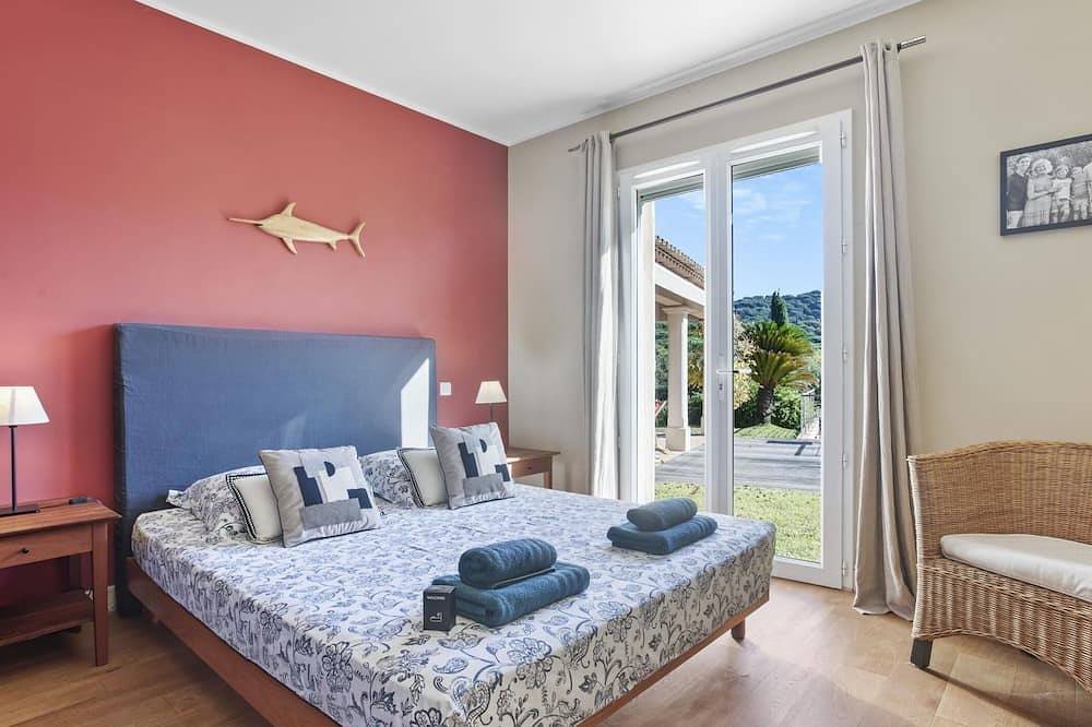 Villa mit 4 Schlafzimmern – Swimmingpool – Klimaanlage – Tennisplatz – Parkplatz in Gigaro, La Croix-Valmer